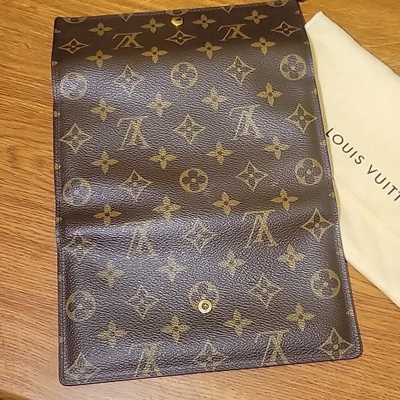 Louis Vuitton Monogran Canvas Porte Tresor International Wallet - Picture 4 of 16